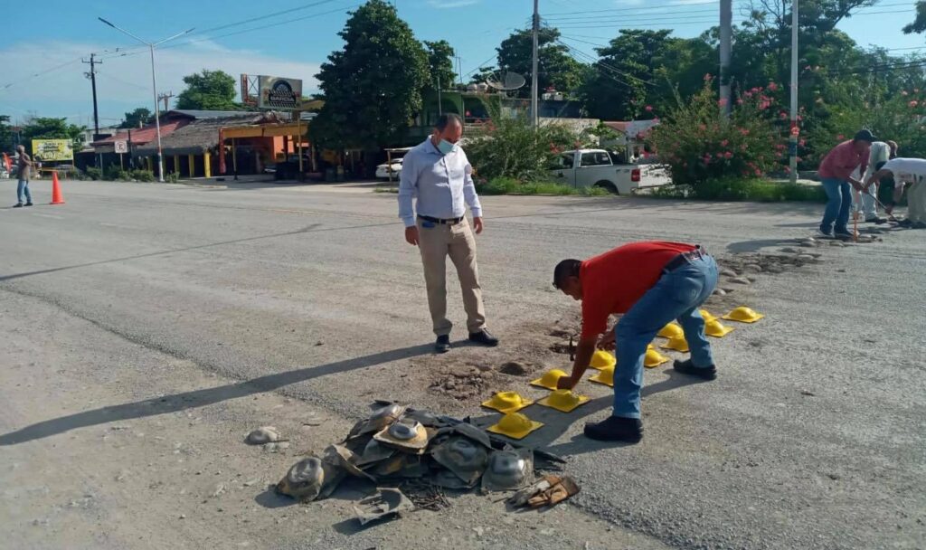 Dando prioridad a la seguridad vial de los pobladores, he dado instrucciones para realizar el mantenimiento y cambio de boyas en la carretera México-Laredo a la altura del tramo del Poblado Loma Alta