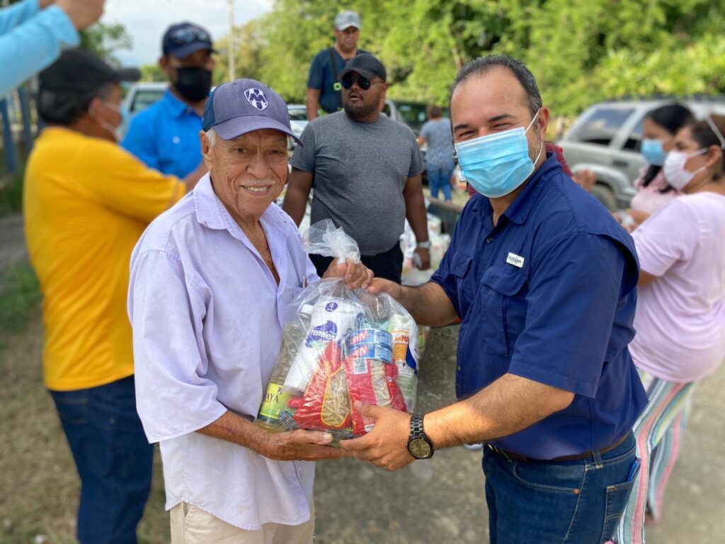 Seguimos recorriendo nuestro municipio con la finalidad de llevar a cada familia un apoyo alimentario