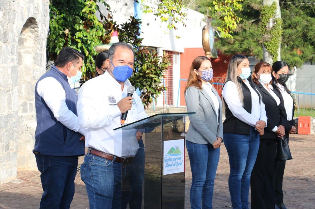 Hoy estuvimos presentes en la parada cívica recordando el 111 aniversario de la Revolución Mexicana