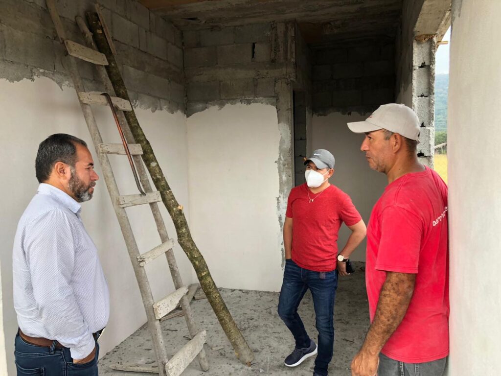 Hoy supervisamos los avances en la obra de la construcción de la casa de salud en el ejido Américo Villarreal