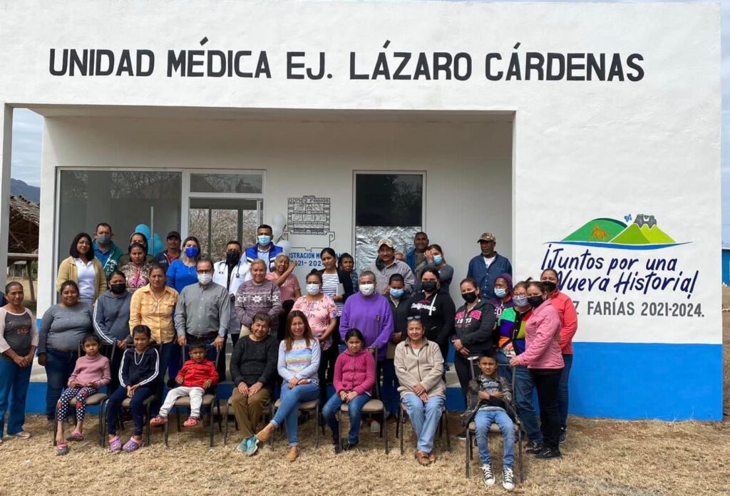 Me siento muy contento de haber reinaugurado el día de hoy la casa de salud del ejido Lázaro Cárdenas