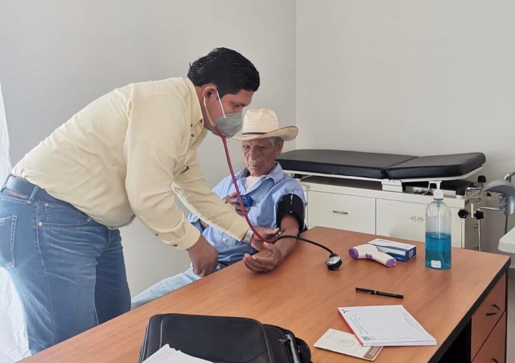 hoy llevamos las consultas médicas de manera gratuita hasta la unidad médica del ejido Emiliano Zapata
