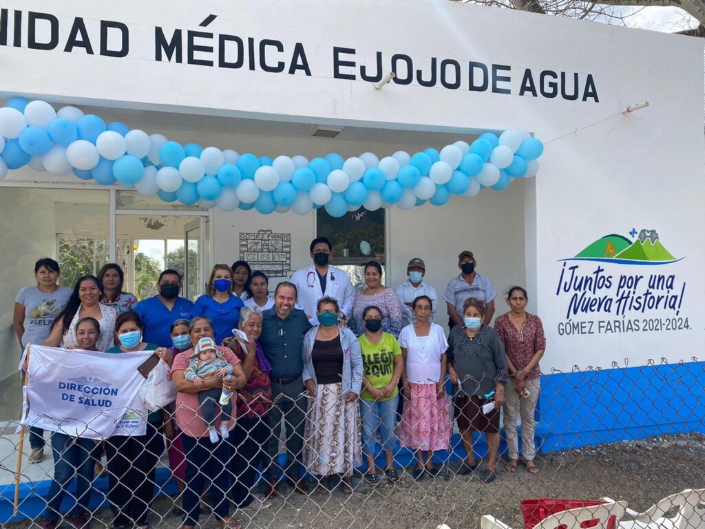 El día de hoy nos reunimos con nuestros amigos del ejido Ojo de Agua para reinaugurar la casa de salud de la comunidad