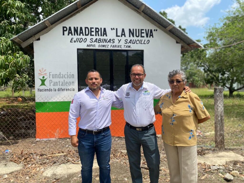 entre el gobierno municipal y el Grupo Pantaleón se logró rehabilitar la panadería en el ejido Sabinas