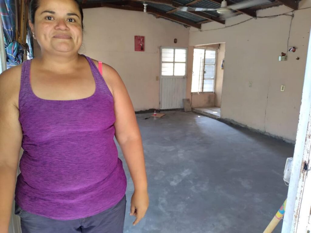 Gracias por el amable recibimiento que tuve de las familias del ejido El Riachuelo, dónde pudimos contribuir en la colocación del piso de sus hogares