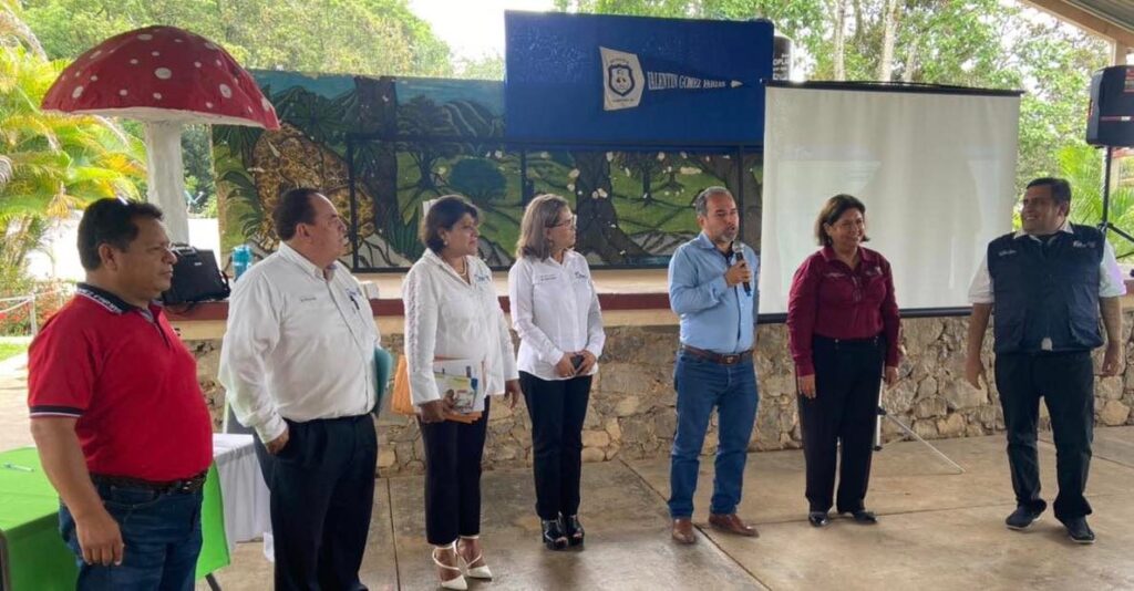 Feliz y contento de asistir al taller “procesos de adquisición y comprensión de lecto escritura de primaria” invitación que me realizó la maestra Leticia Lorena Garcia Castañón supervisora de la zona #85 de nuestro municipio