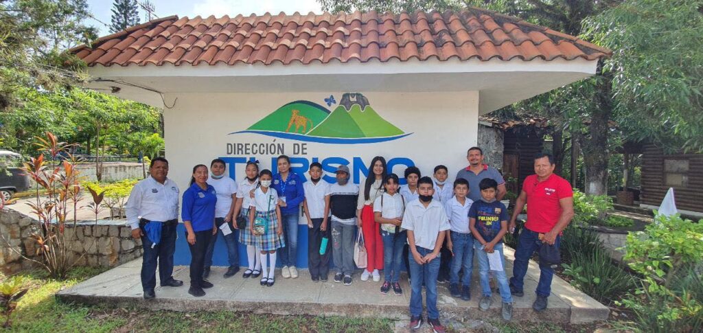Estamos muy contentos de las visitas a nuestras oficinas por parte de los estudiantes y maestros de la escuela primaria Juan Escutia, del ejido Héroes de Chapultepec; así como las escuelas Pedro J. Méndez y Justo Sierra del poblado El Venadito