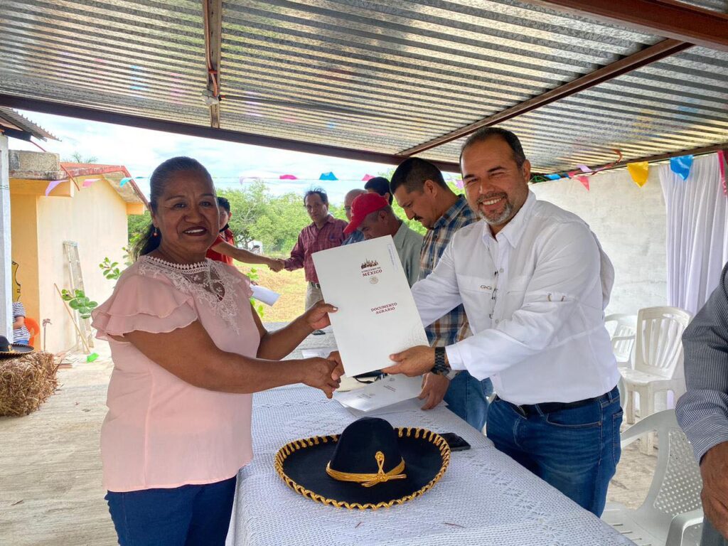 Muy satisfecho de ser parte de la gestión para que hoy se cumpliera el sueño mis amigos ejidatarios de Lázaro Cárdenas, quienes obtuvieron sus títulos y certificados parcelarios