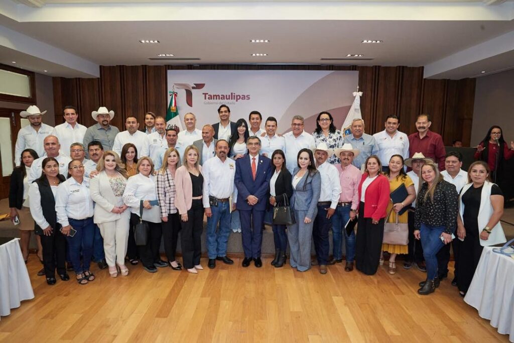 El día de hoy asistimos a la reunión de alcaldes del estado con el Gobernador Americo Villarreal.
