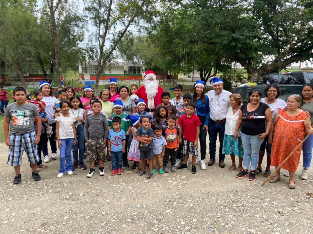 El día de hoy acompañado de la presidenta del DIF municipal Alejandra Garza