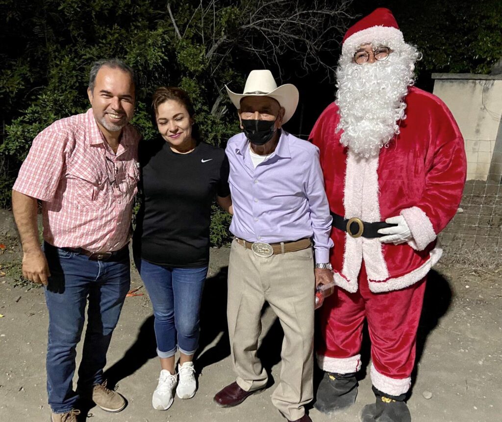 En medio de una gran y alegre posada celebramos la Navidad en el Ejido Héroes de Chapultepec, rodeado de hermosas familias y llenos de buenos deseos.