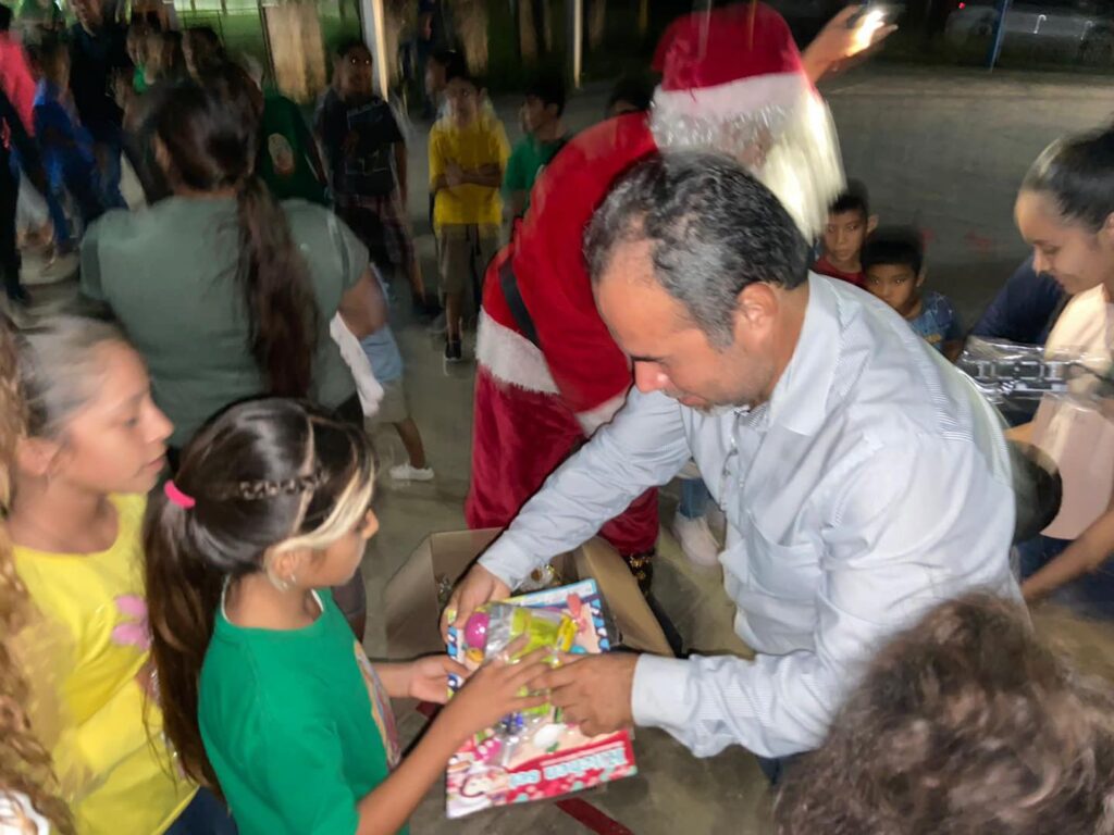Seguimos celebrando la alegría en las posadas navideñas, generando verdaderos momentos de unidad con los habitantes de las diferentes comunidades de Gómez Farías