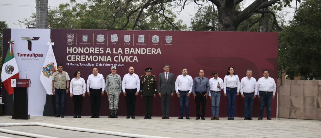 Estuve presente acompañando al Gobernador del Estado Americo Villarreal en honores a la bandera