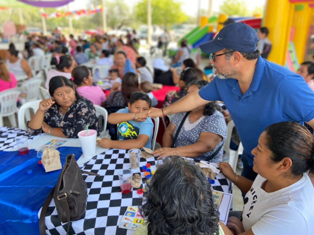 Hoy con gran entusiasmo convivimos y disfrutamos de una memorable mañana junto a decenas de familias que nos acompañaron en la celebración del Día de la Familia, que tuvo una excelente organización de parte del DIF Gómez Farías