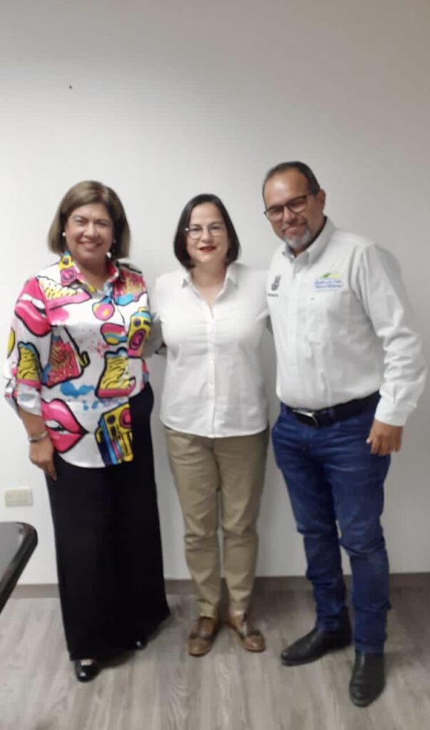 En cumplimiento a las metas trazadas por mi administración para mejorar la educación en nuestro municipio, me reuní con la Mtra. Lucía Aimé Castillo Pastor, secretaria de educación en el estado