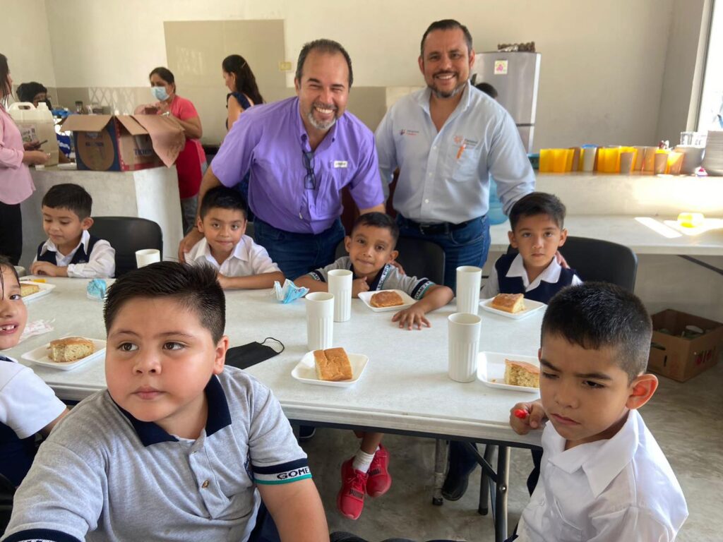 Para contribuir con la alimentación saludable de nuestros niños, acudímos en coordinación con el Grupo Pantaleón a la escuela primaria Norberto Uriegas