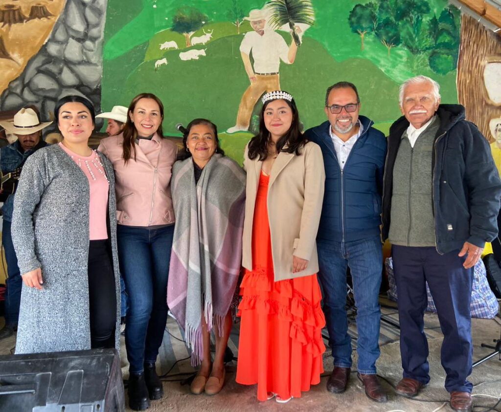Estuvimos presentes, mi esposa Alejandra y un servidor en la celebración de las fiestas patronales del ejido San José que por más de 20 años han celebrado su aniversario.