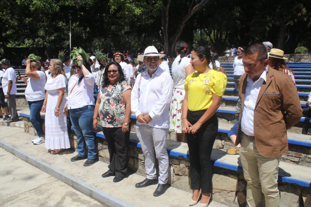 Hoy estuvimos presentes muy contentos en la ceremonia para recibir el equinoccio de la primavera.