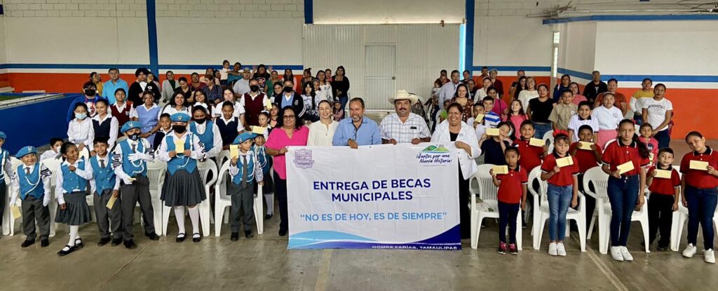 Hoy continuamos con la entrega de los estímulos programa municipal de becas “No es de hoy es de siempre”