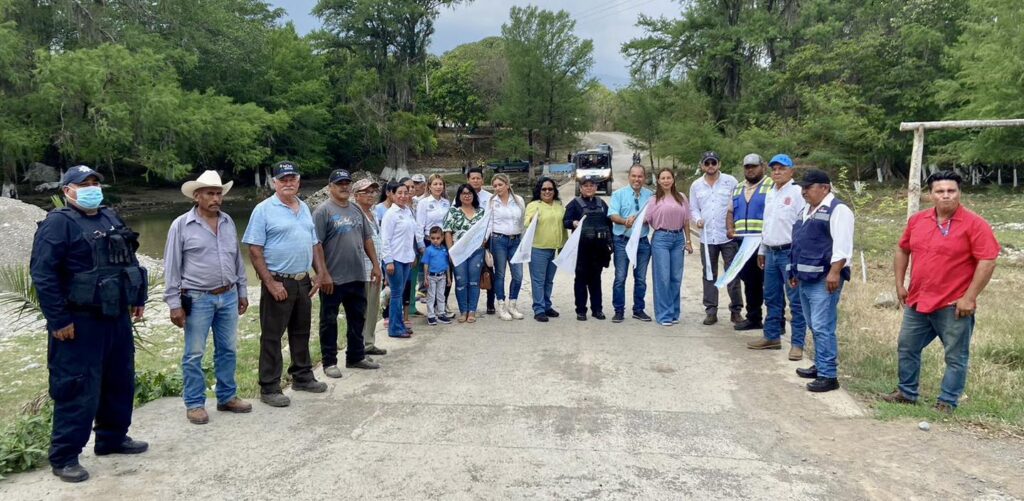 Hoy, en el ejido El Azteca, dimos el banderazo de inicio a las actividades del periodo vacacional de Semana Santa 2023