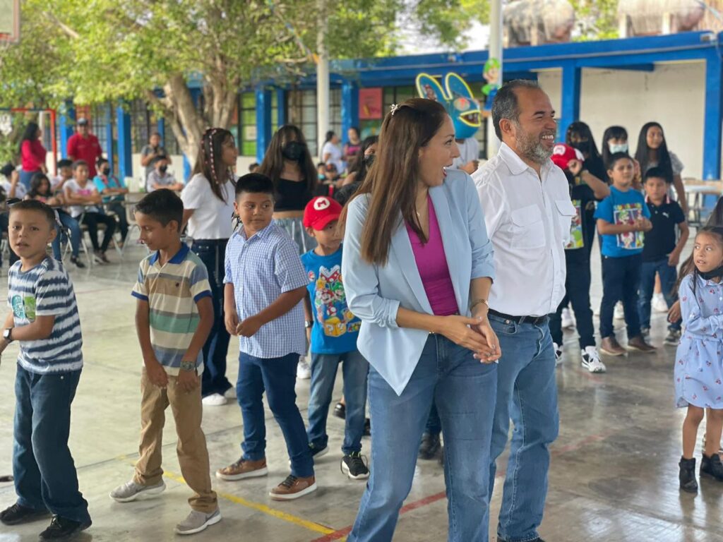 Un gusto asistir y convivir con los alumnos de la escuela primaria Profr. Norberto Uriegas que se ubica en el ejido 5 de Mayo.