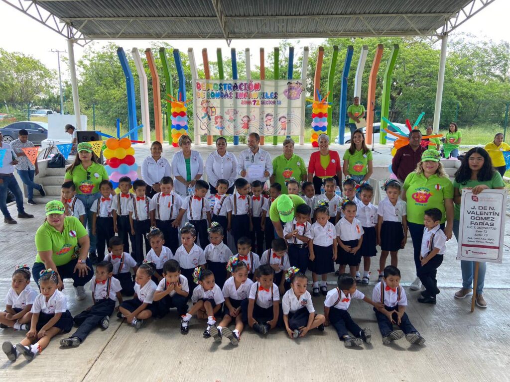 Un gusto asistír como invitado a la demostración de rondas infantiles de la zona 72 de educación preescolar de nuestro municipio.