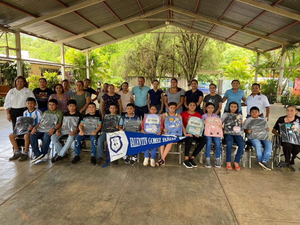 Tuve la oportunidad de ser padrino de generación de la escuela primaria Valentín Gómez Farías