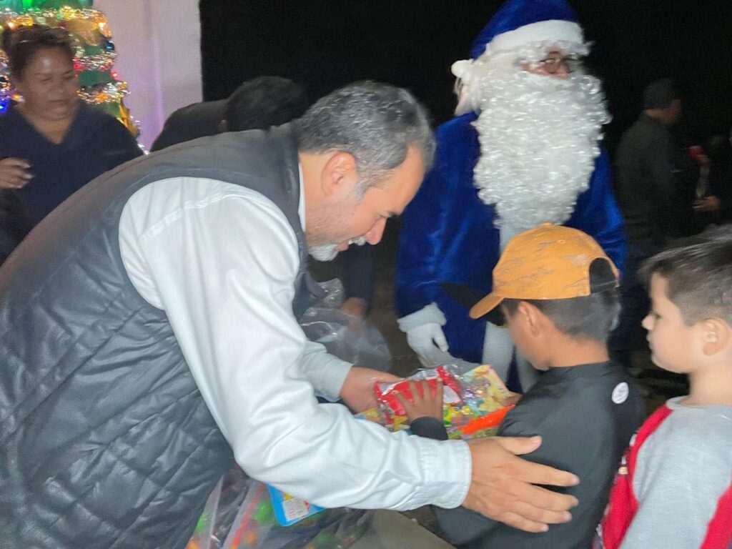 La magia de la Navidad iluminó el Ejido Plan de Guadalupe