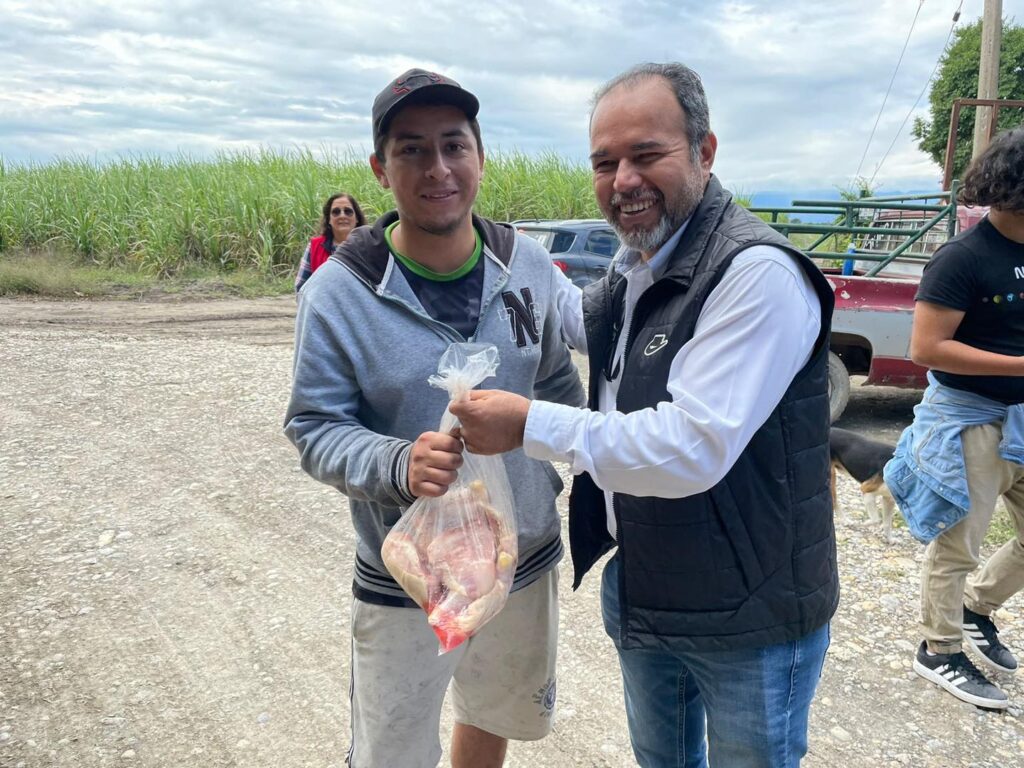 Con gran satisfacción, hemos llevado a cabo la entrega de pollo para las comunidades de Agustín Melgar, Las Adjuntas y San Francisco