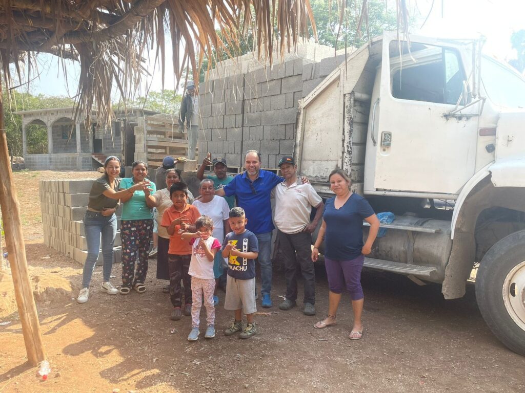 Buen Día ,yo feliz y contento de seguir dando apoyo a las familias de Gómez Farías