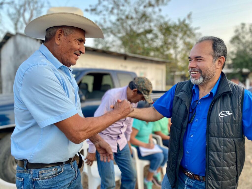 Me siento contento de haberme reunido con mis amigos ejidatarios del Comité de Ampliación Ojo de Agua