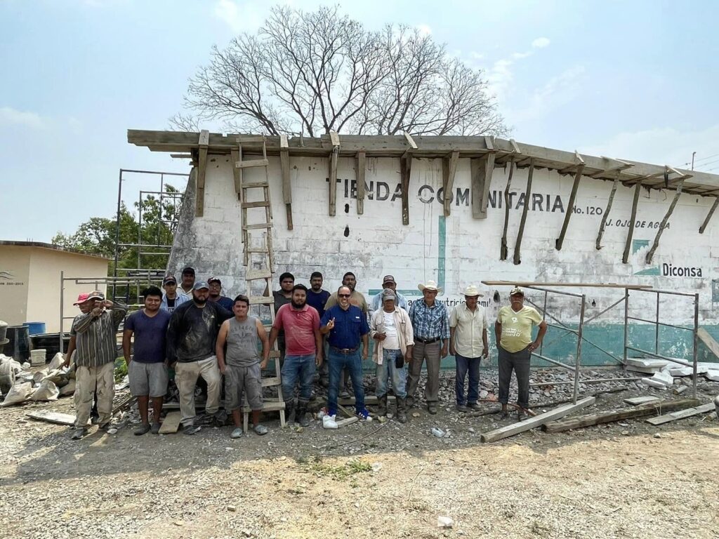 Hay va la losa y las remodelaciones del comité ejidal en el ejido Ojo de Agua
