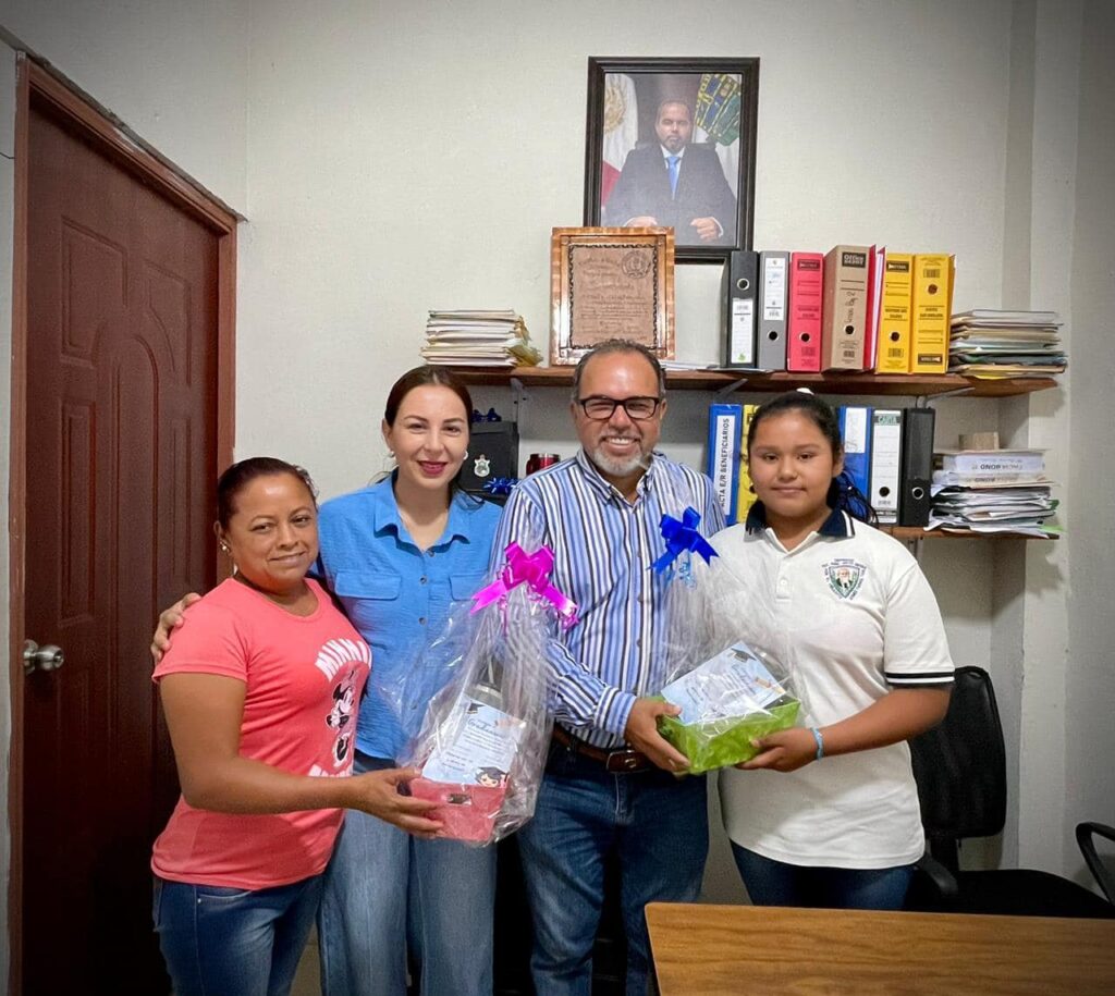 Con mucho gusto también aceptamos ser el padrino de generación de la escuela primaria Justo Sierra del poblado el Venadito