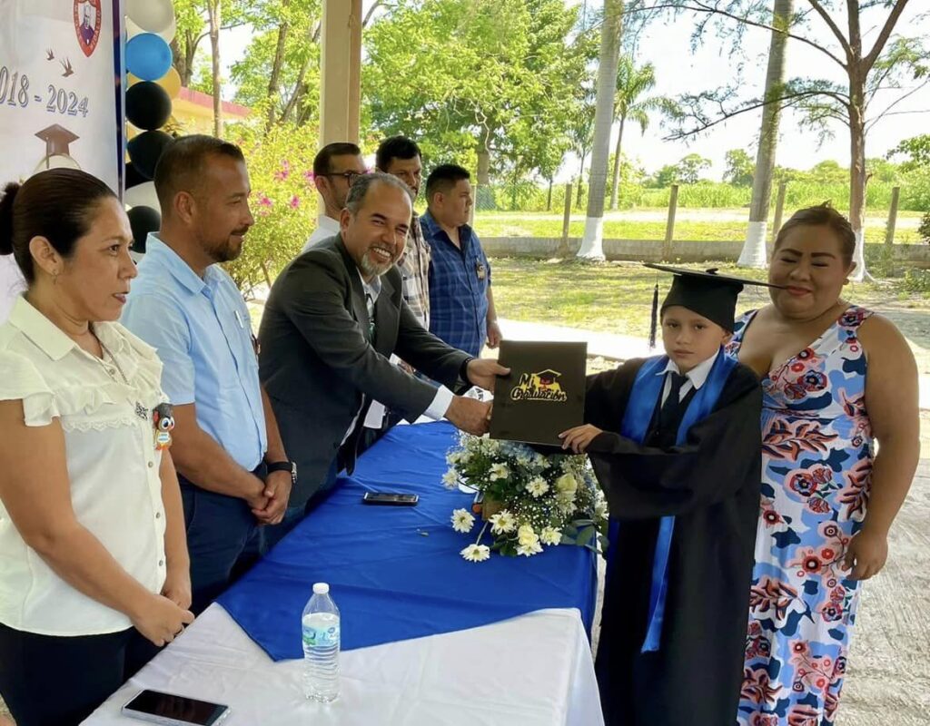 Felicidades a los graduados de la escuela primaria Miguel Hidalgo en el ejido la Taxqueña
