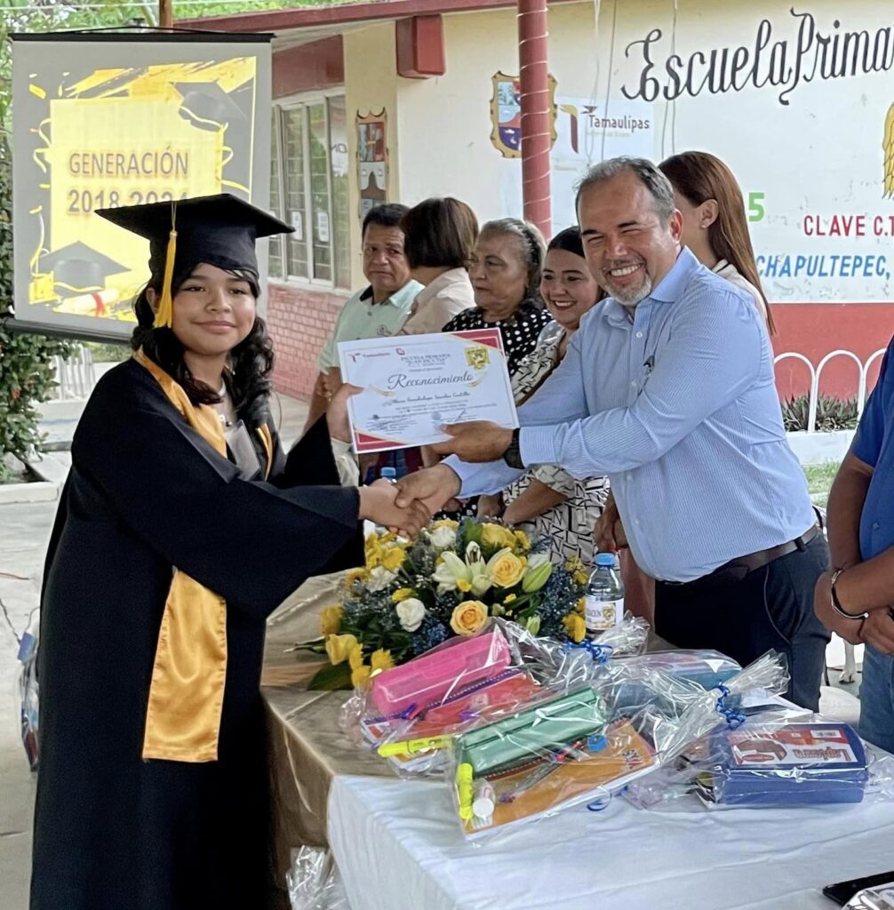 Felicidades a los graduados de la escuela primaria Juan Escutia del ejido Héroes de Chapultepec