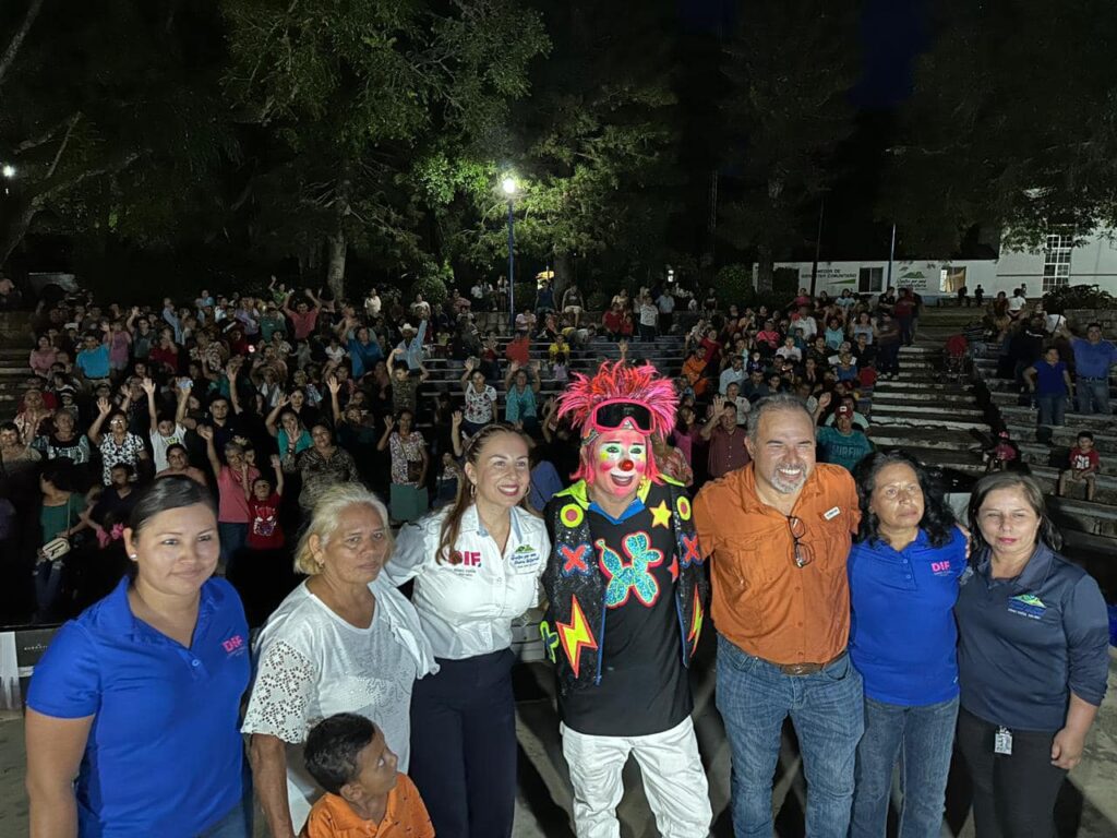 Así arrancamos los festejos para mamá y papá Alejandra Garza y un servidor