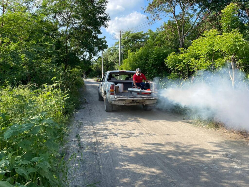 Continuamos con la fumigación, ahora en el poblado La Esperanza