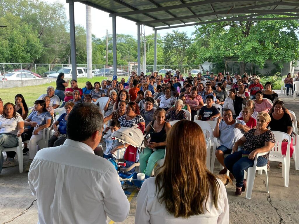 Muy buena tarde festejando a mamá y papá en el resto de las comunidades