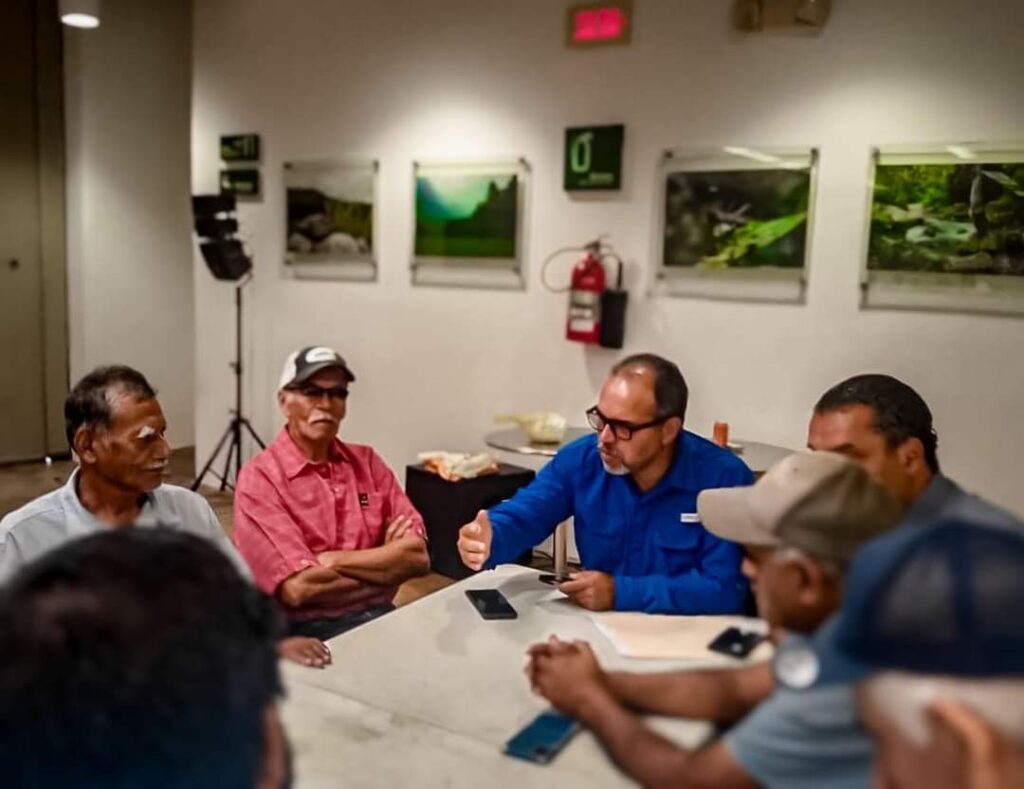 Estuvimos en reunión con operadores turísticos de transporte y con miembros de PRONATURA noreste