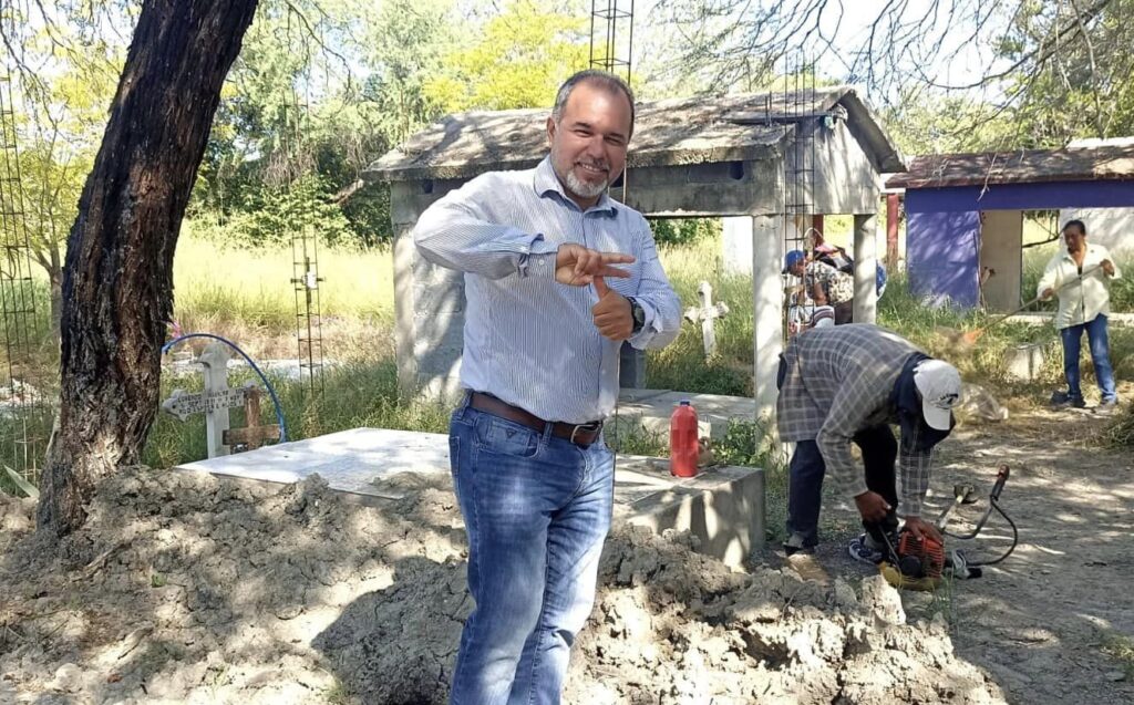 Empezamos con la limpieza y rehabilitación del panteón del poblado Loma Alta