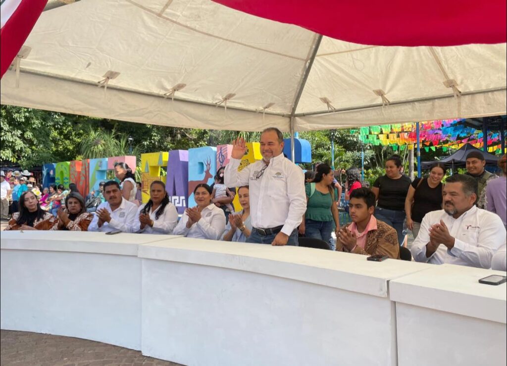 Con mucho orgullo y patriotismo conmemoramos el 114 aniversario de la Revolución Mexicana en nuestra cabecera municipal y en el poblado Loma Alta