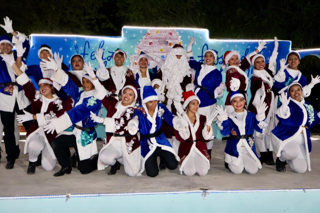 En Loma Alta vivimos un gran festival navideño, donde la sonrisa y la alegría de los niños y jóvenes fue lo mejor de todo