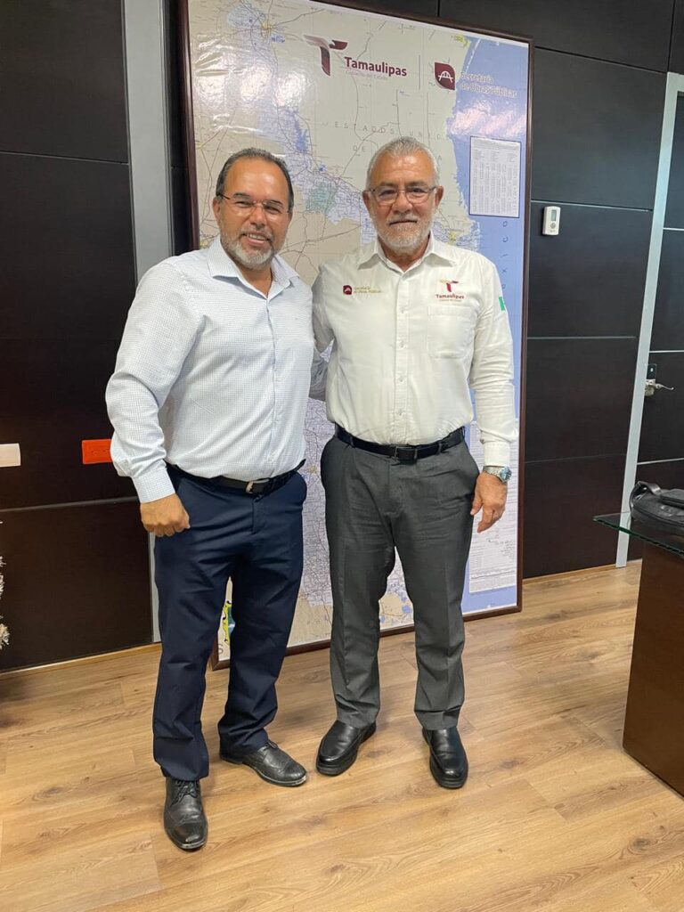 Se reúne el Alcalde Frank de León con el Secretario de Obras Públicas del Estado