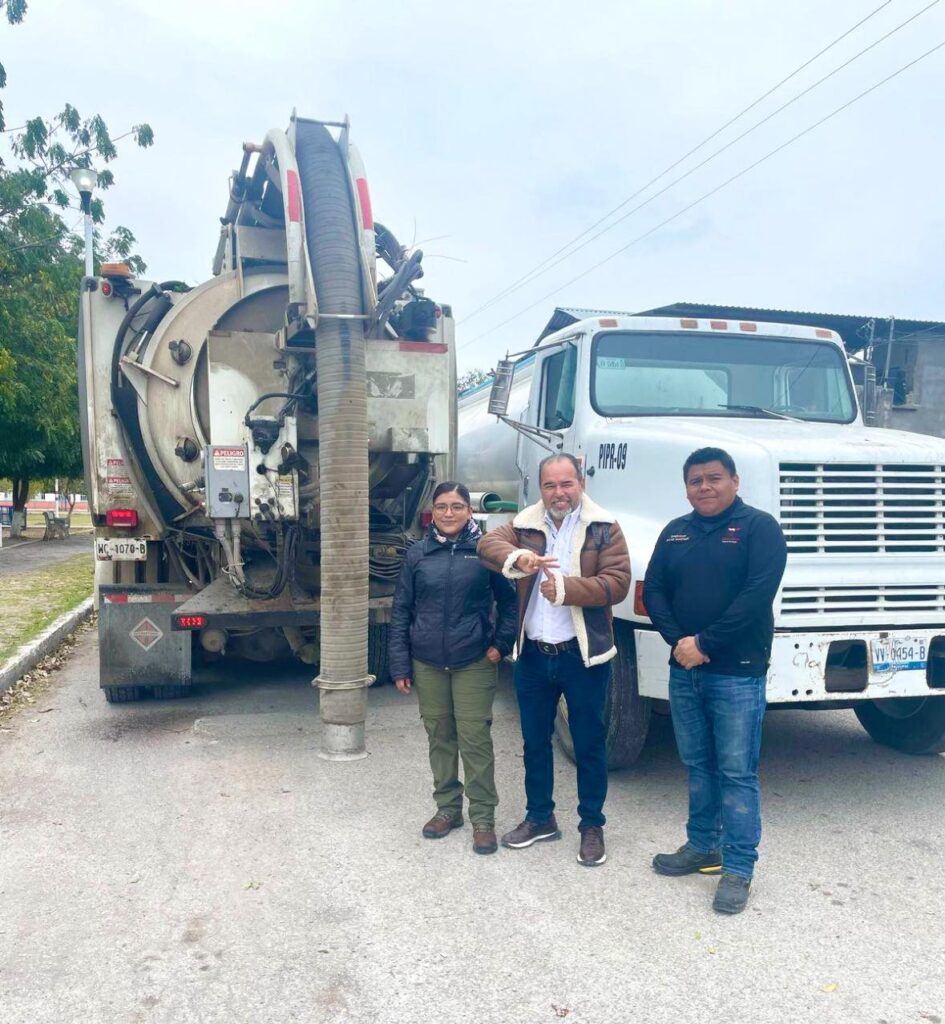 Continuamos con los trabajos de desazolve en el poblado Loma Alta