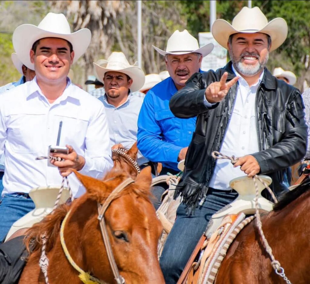 Asiste el alcalde Frank de León a la cabalgata del 87 aniversario del ejido Rancho Nuevo del Sur