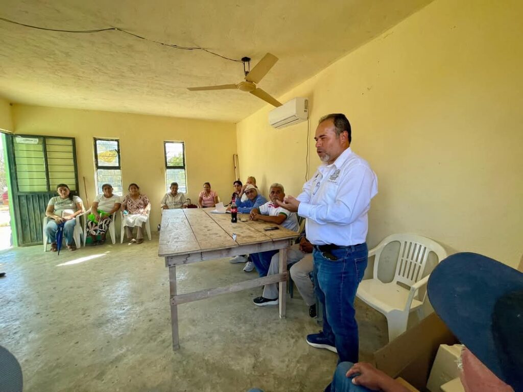 En el ejido El Nacimiento me reuní con el comité de agua potable y sus usuarios