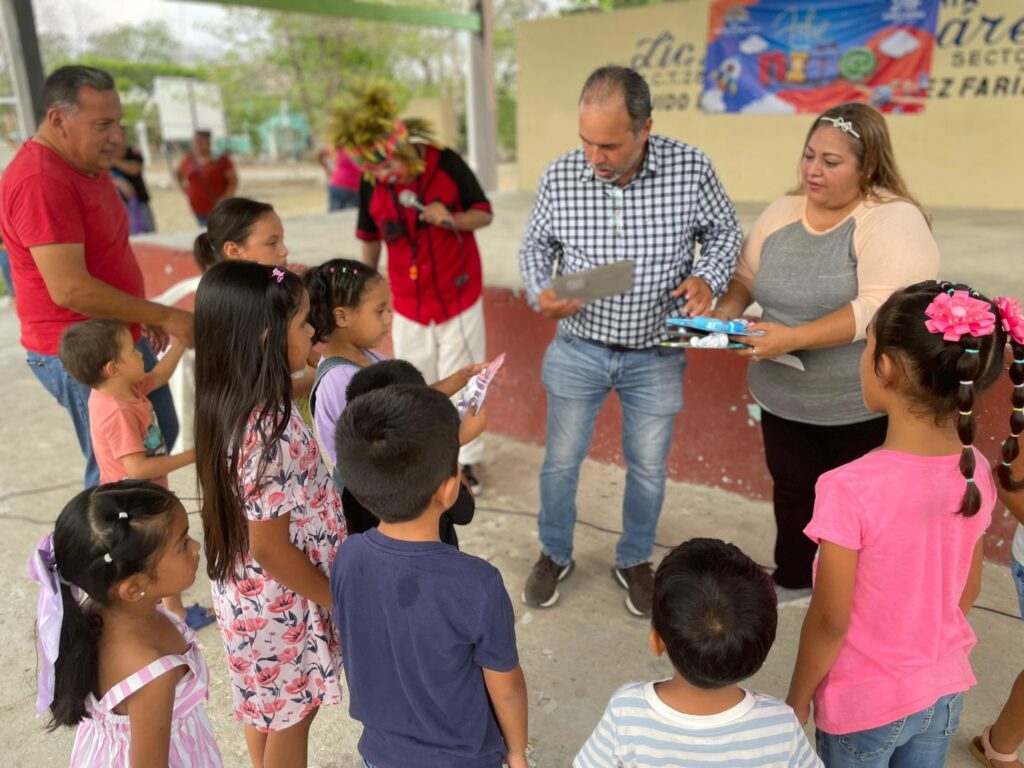 Así vivimos el día del niñ@ en el ejido El Nacimiento; la alegría se contagia, la pasamos a todo dar jugando, con regalos y sorpresas