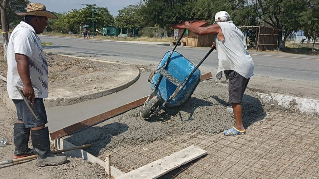 ¡Más obras en Gómez Farías!