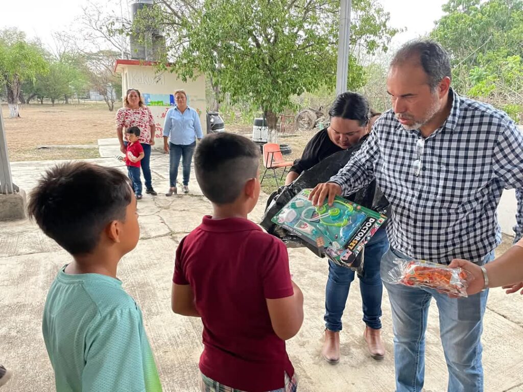 Seguimos festejando a todos los niñ@s de Gómez Farías