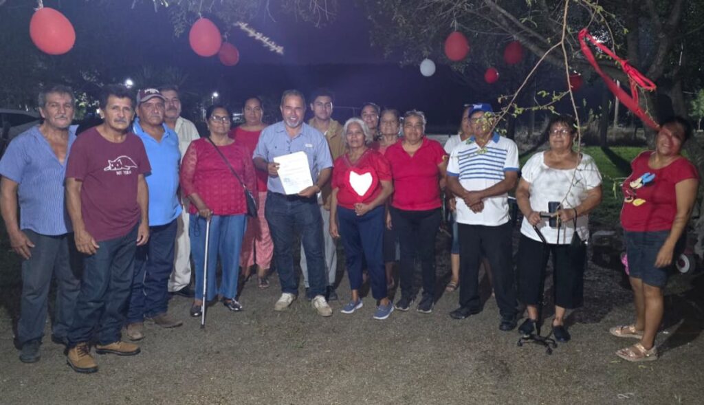 Feliz y contento de estar con mis amigos de siempre de Alfredo V. Bonfil